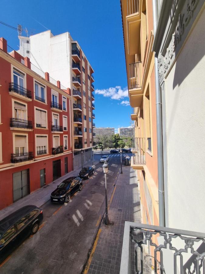 Centrica Y Encantadora Vivienda. Valencia Exterior photo